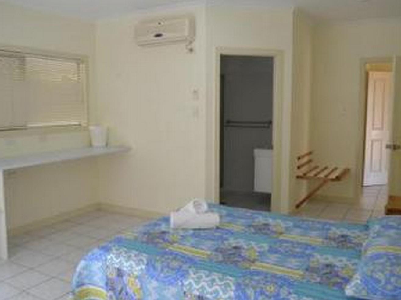 Hinchinbrook Marine Cove Resort Lucinda Exterior photo