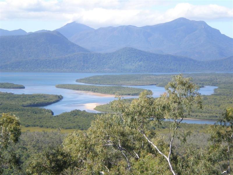 Hinchinbrook Marine Cove Resort Lucinda Exterior photo